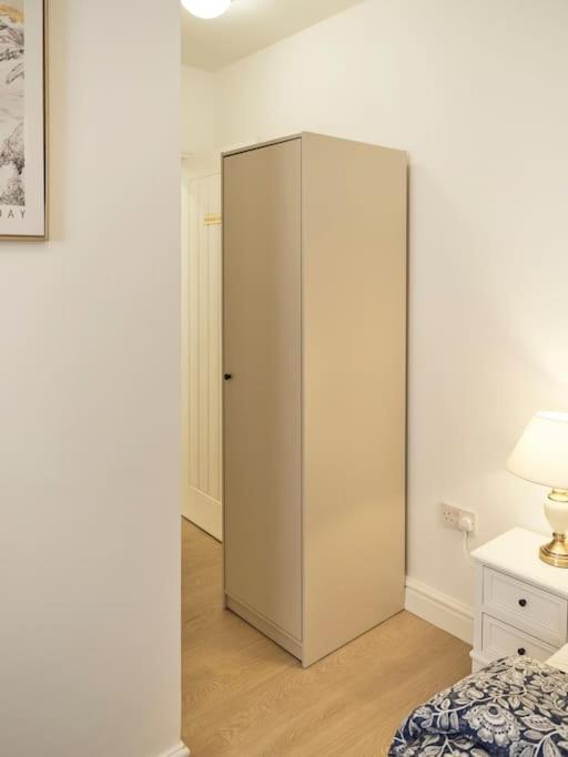 Rofennie Suite -Luxury Ensuite Room! Maidstone Kültér fotó